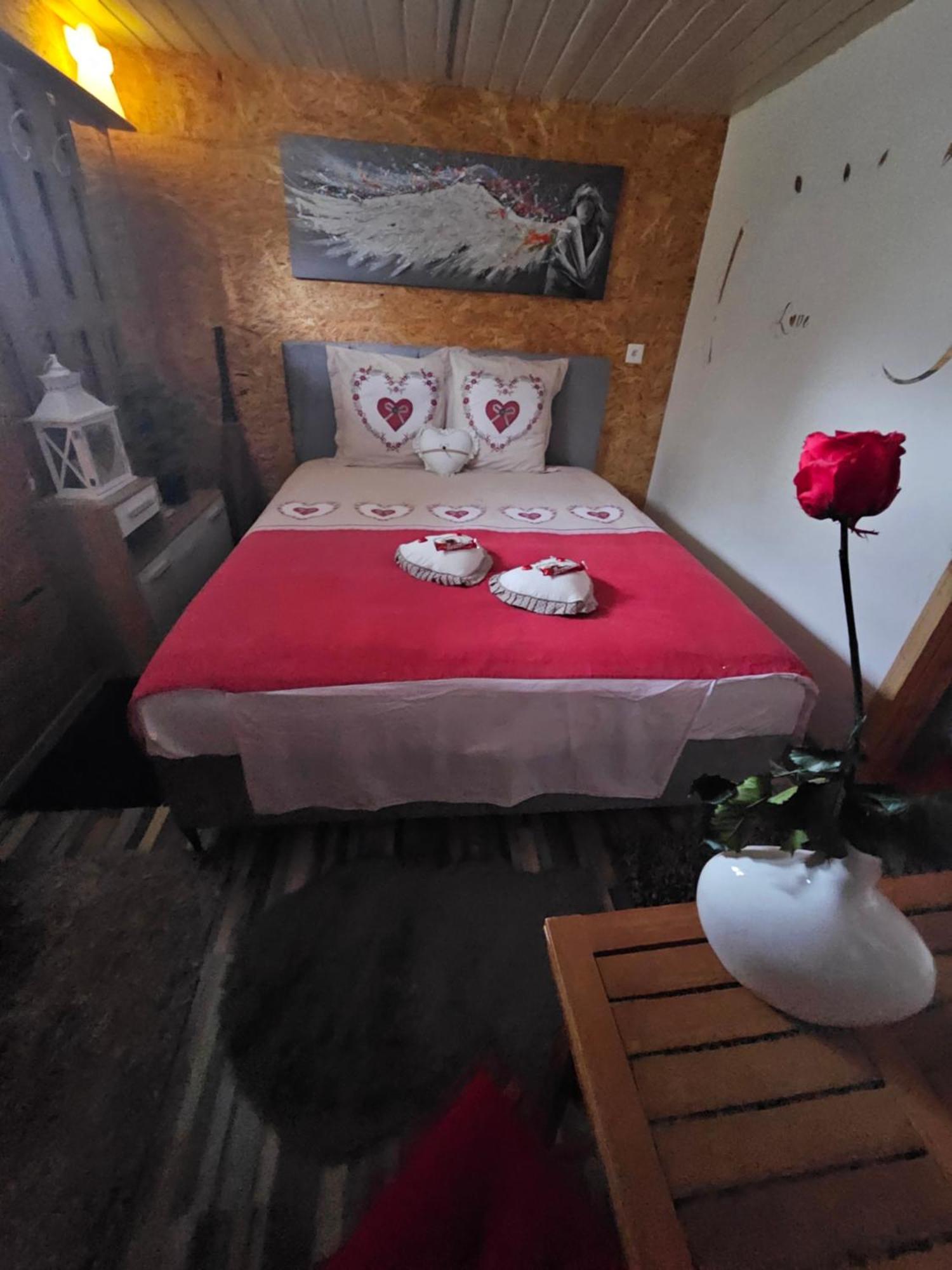 ナンダ Chez Gigi Bed & Breakfast エクステリア 写真
