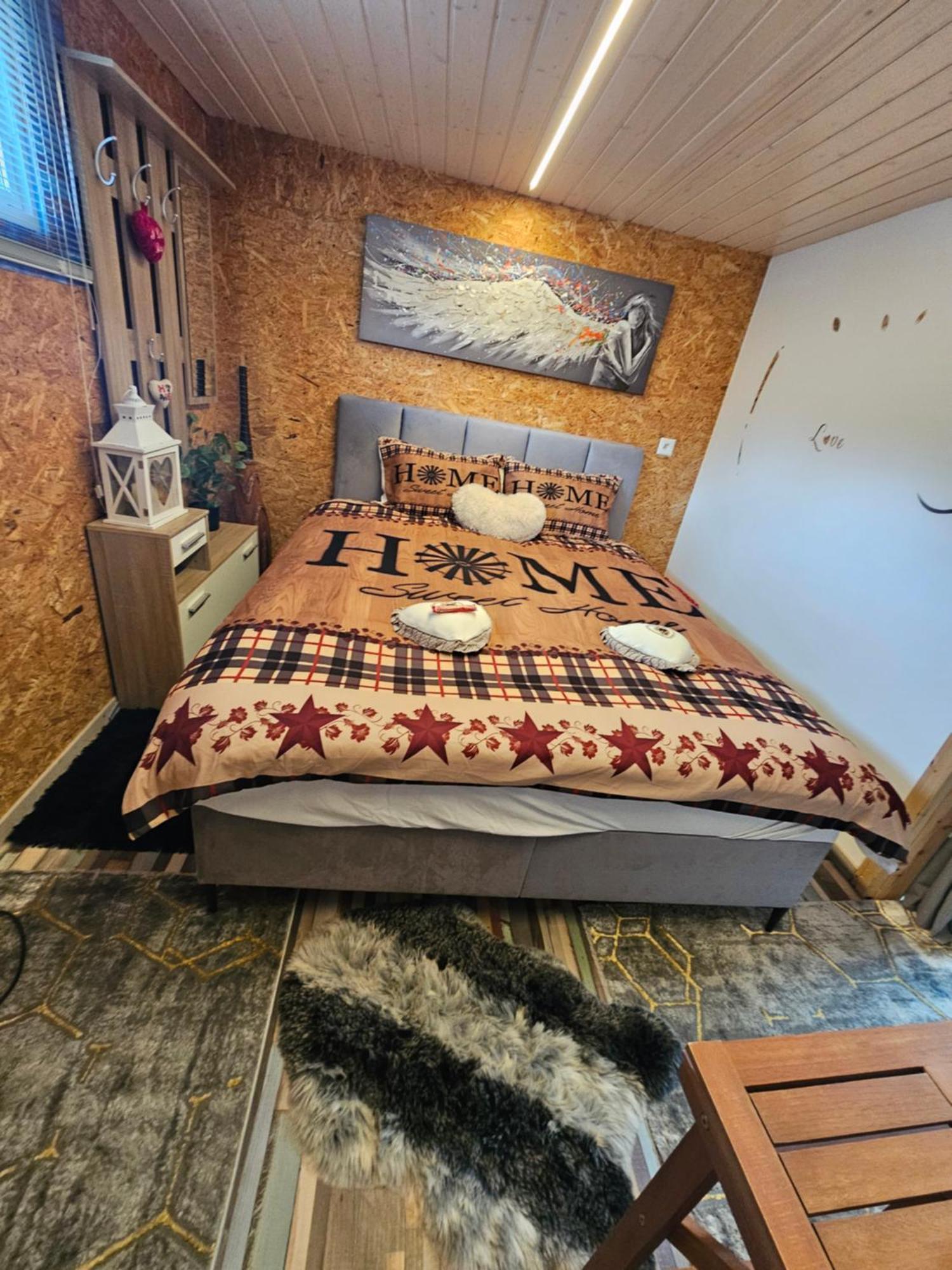 ナンダ Chez Gigi Bed & Breakfast エクステリア 写真
