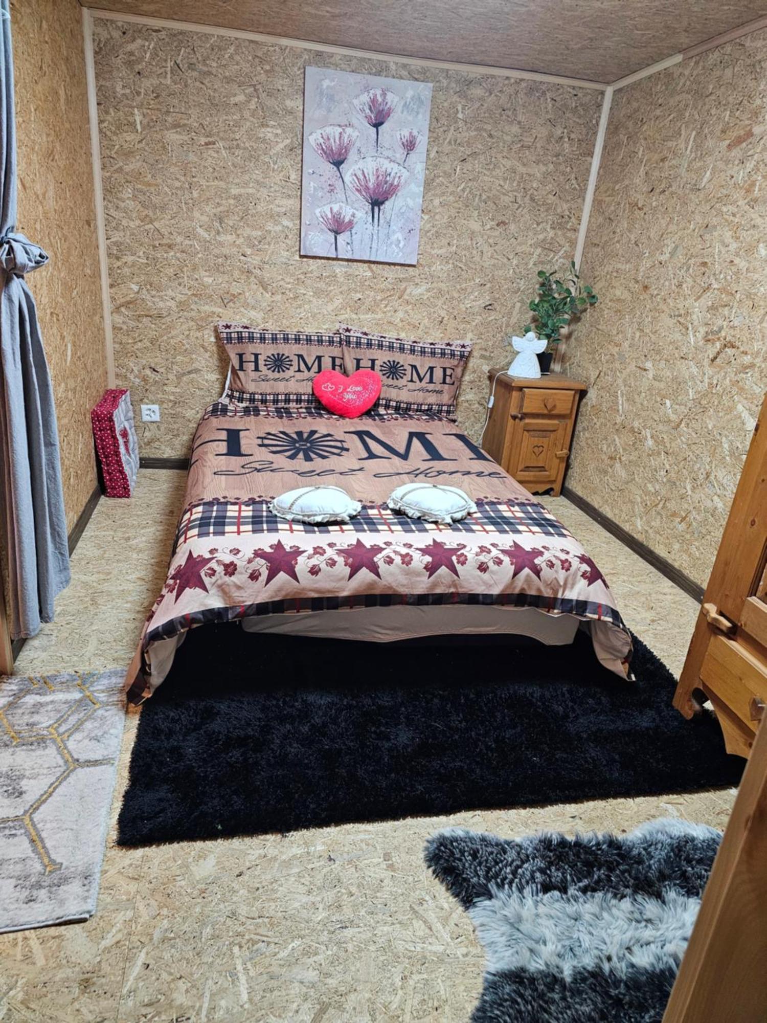 ナンダ Chez Gigi Bed & Breakfast エクステリア 写真