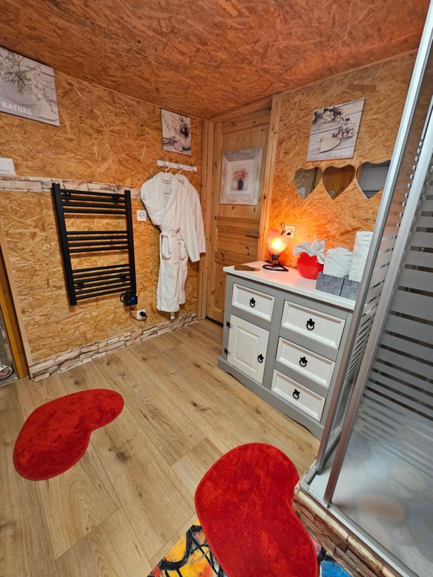 ナンダ Chez Gigi Bed & Breakfast エクステリア 写真