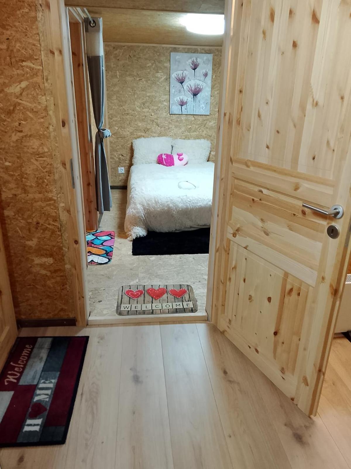ナンダ Chez Gigi Bed & Breakfast エクステリア 写真